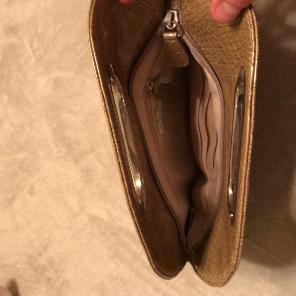 Clutch - Picture 2 of 2